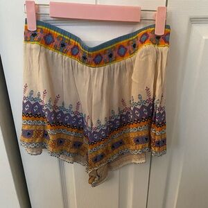 Flying Tomato Cream Textured Shorts